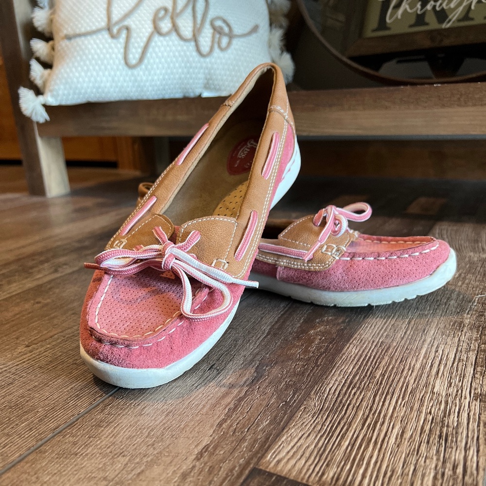 Women’s 7.5 GH Bass shoes